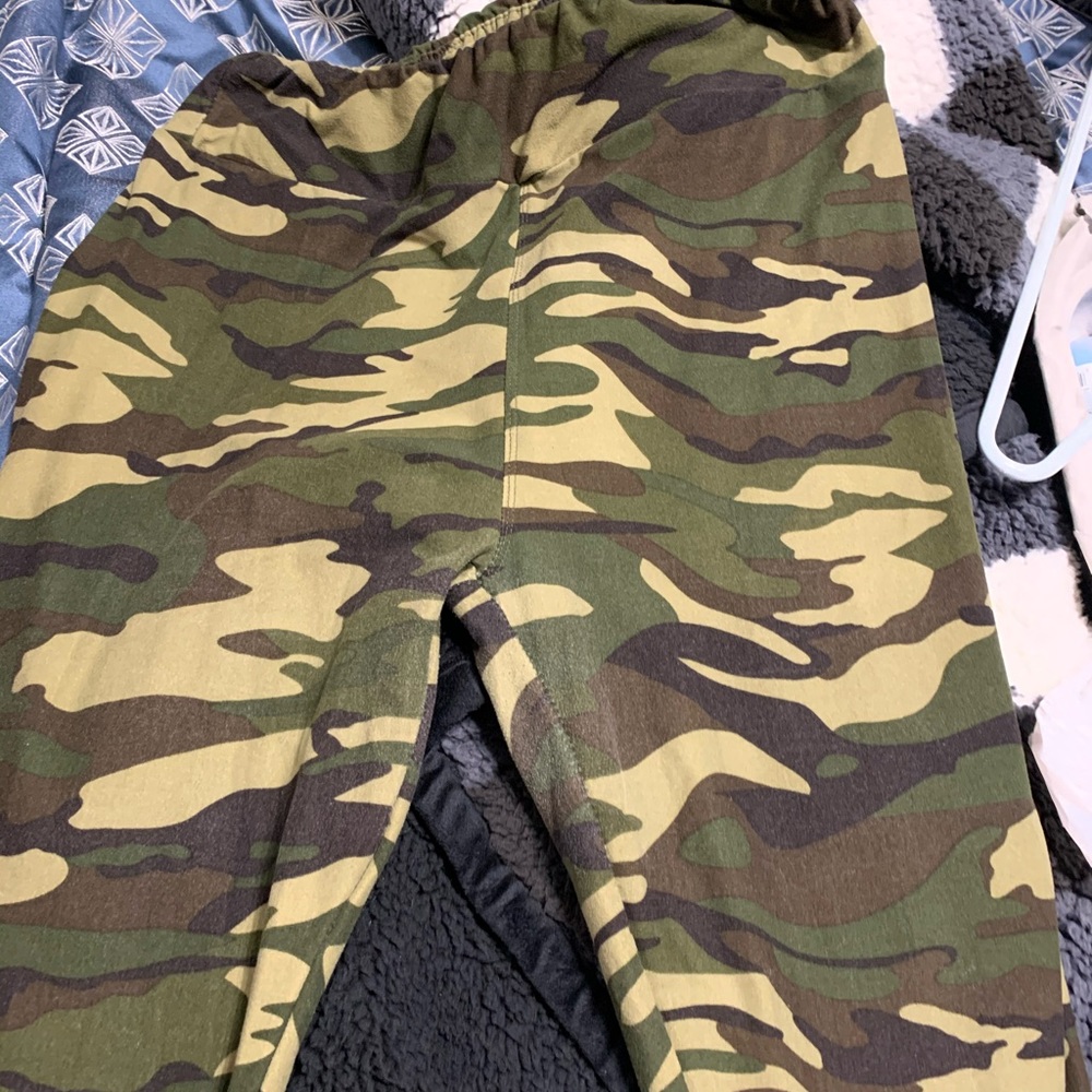 Vintage camo lularoe leggings